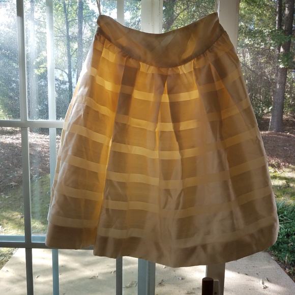 “VINTAGE” Pilar Rossi, Champagne/ Iridescent, 100% Silk Skirt. - Picture 4 of 7